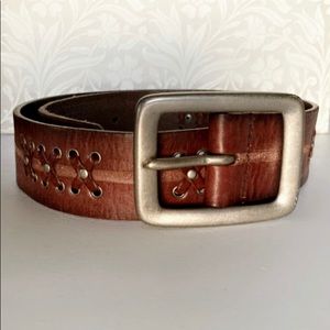 FOSSIL SOLID BRASS BUCKLE LEATHER EMBELLISHED BELT